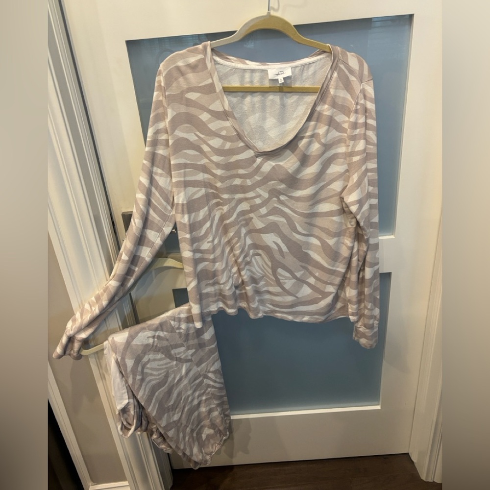 Soma Zebra Print Long Sleeve Top and lounge Set